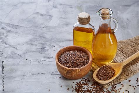 Linseed Oil: A Multifaceted Marvel for Industrial Coatings and Bio-Based Products!